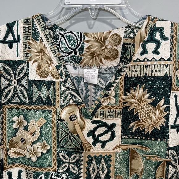 Hawaiian Print Scrub Top Women V-Neck size Small - Picture 2 of 8